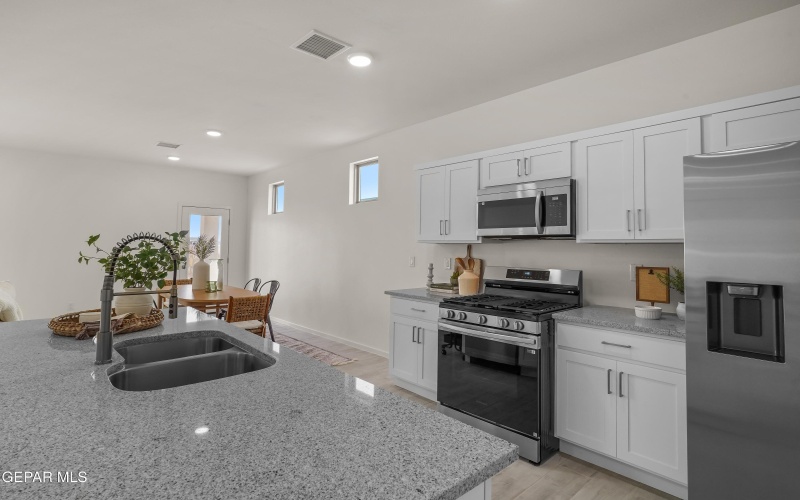 1233 Irish Summer Place, El Paso, TX 79928, 3 Bedrooms Bedrooms, ,1 BathroomBathrooms,Residential,For Sale,1233 Irish Summer Place,0,929786