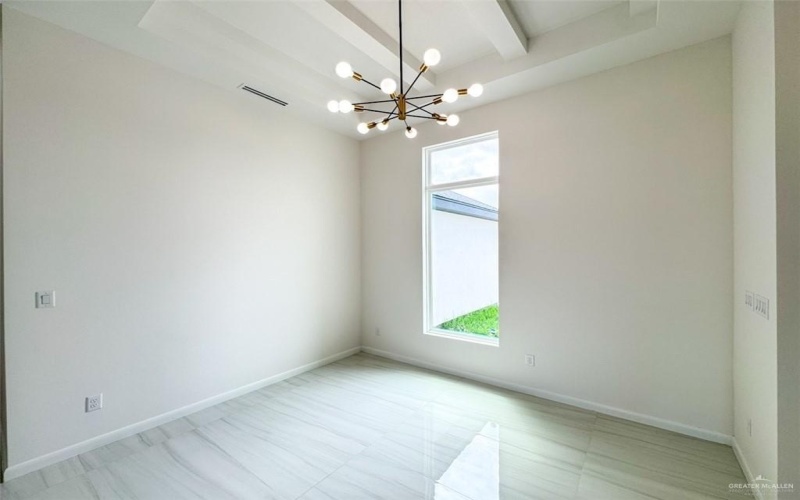 8014 N 48th Avenue, McAllen, TX 78504, 3 Habitaciones Habitaciones , ,2 BañosBaños,Residential,En Venta,8014 N 48th Avenue,0,480112