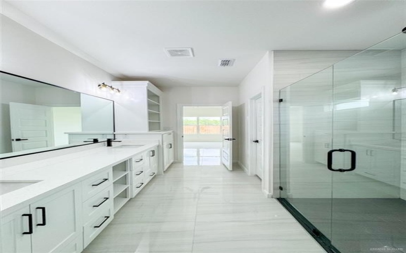 8014 N 48th Avenue, McAllen, TX 78504, 3 Habitaciones Habitaciones , ,2 BañosBaños,Residential,En Venta,8014 N 48th Avenue,0,480112