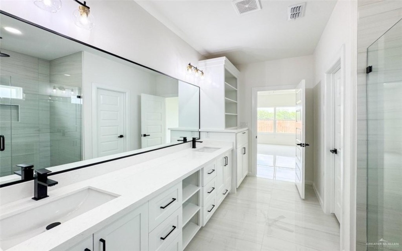 8014 N 48th Avenue, McAllen, TX 78504, 3 Habitaciones Habitaciones , ,2 BañosBaños,Residential,En Venta,8014 N 48th Avenue,0,480112