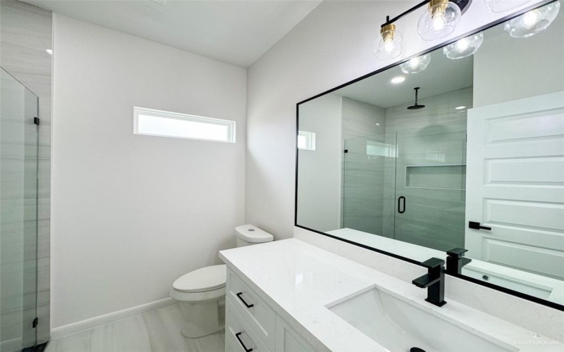 8014 N 48th Avenue, McAllen, TX 78504, 3 Habitaciones Habitaciones , ,2 BañosBaños,Residential,En Venta,8014 N 48th Avenue,0,480112