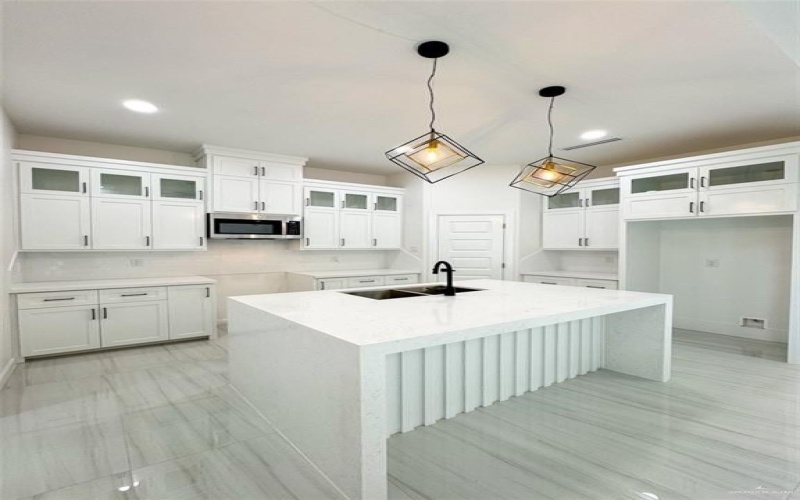 8014 N 48th Avenue, McAllen, TX 78504, 3 Habitaciones Habitaciones , ,2 BañosBaños,Residential,En Venta,8014 N 48th Avenue,0,480112