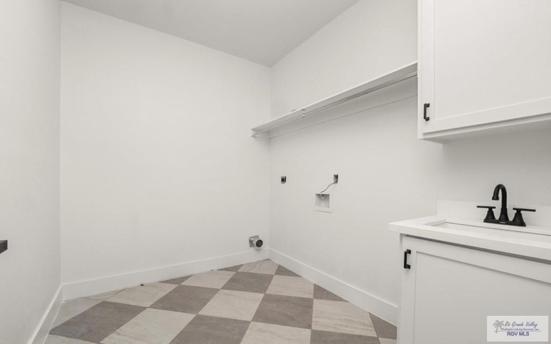 6406 PAOLA ST, BROWNSVILLE, TX 78526, 4 Habitaciones Habitaciones , ,2 BañosBaños,Residential,En Venta,6406 PAOLA ST,0,29768281