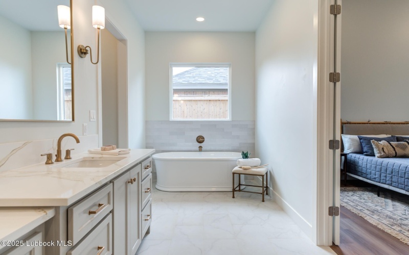 4617 138th Place, Lubbock, TX 79424, 4 Habitaciones Habitaciones , ,3 BañosBaños,Residential,En Venta,4617 138th Place,0,202560040