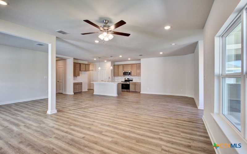 2514 White Daisy Hill, Converse, TX 78109, 4 Habitaciones Habitaciones , ,2 BañosBaños,Residential,En Venta,2514 White Daisy Hill,0,575107