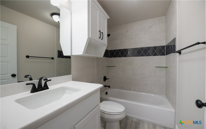 1404 Red Rock Road, Hewitt, TX 76643, 4 Habitaciones Habitaciones , ,3 BañosBaños,Residential,En Venta,1404 Red Rock Road,0,590204