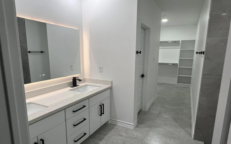 211 Lusitano Dr., Laredo, TX 78046, 3 Habitaciones Habitaciones , ,2 BañosBaños,Residential,En Venta,211 Lusitano Dr.,0,20253899