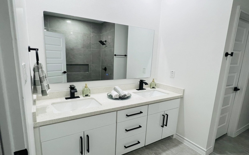 211 Lusitano Dr., Laredo, TX 78046, 3 Habitaciones Habitaciones , ,2 BañosBaños,Residential,En Venta,211 Lusitano Dr.,0,20253899