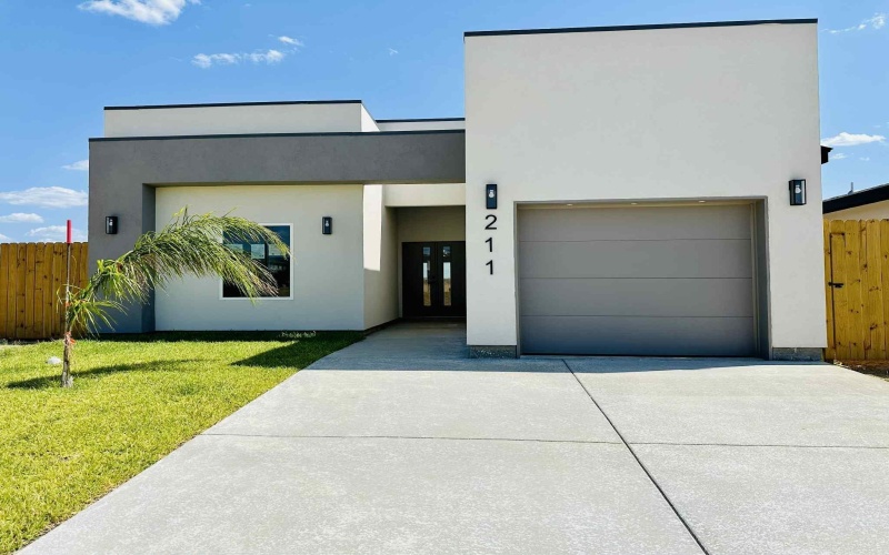 211 Lusitano Dr., Laredo, TX 78046, 3 Habitaciones Habitaciones , ,2 BañosBaños,Residential,En Venta,211 Lusitano Dr.,0,20253899