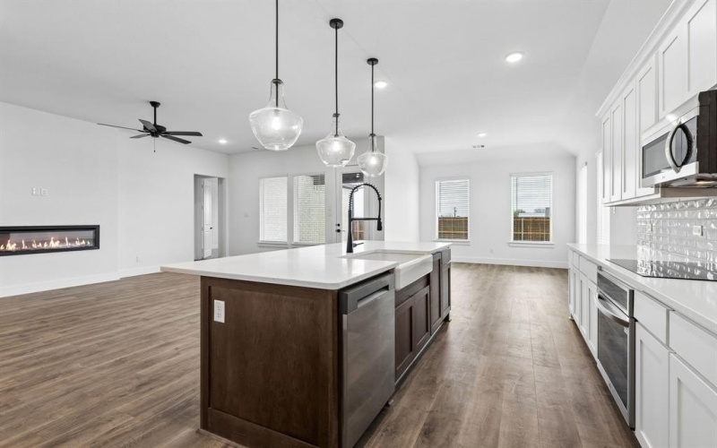 10453 Livestock Avenue, Venus, TX 76084, 4 Bedrooms Bedrooms, ,3 BathroomsBathrooms,Residential,For Sale,10453 Livestock Avenue,0,21051186