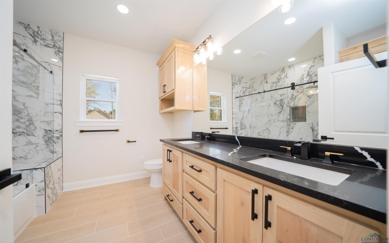 144 Stonebrook Court, Gilmer, TX 75645, 3 Habitaciones Habitaciones , ,2 BañosBaños,Residential,En Venta,144 Stonebrook Court,0,20256138