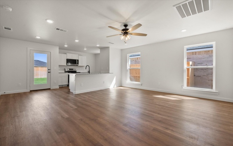 1322 N Colton Avenue, Lubbock, TX 79416, 2 Bedrooms Bedrooms, ,2 BathroomsBathrooms,Residential,For Sale,1322 N Colton Avenue,0,202560070