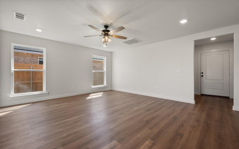 1322 N Colton Avenue, Lubbock, TX 79416, 2 Bedrooms Bedrooms, ,2 BathroomsBathrooms,Residential,For Sale,1322 N Colton Avenue,0,202560070
