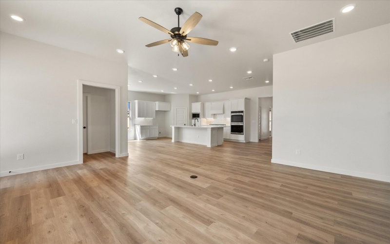 5311 Ross Avenue, Lubbock, TX 79407, 4 Bedrooms Bedrooms, ,3 BathroomsBathrooms,Residential,For Sale,5311 Ross Avenue,0,202560074