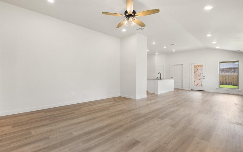 7011 14th Street, Lubbock, TX 79416, 4 Bedrooms Bedrooms, ,2 BathroomsBathrooms,Residential,For Sale,7011 14th Street,0,202560082