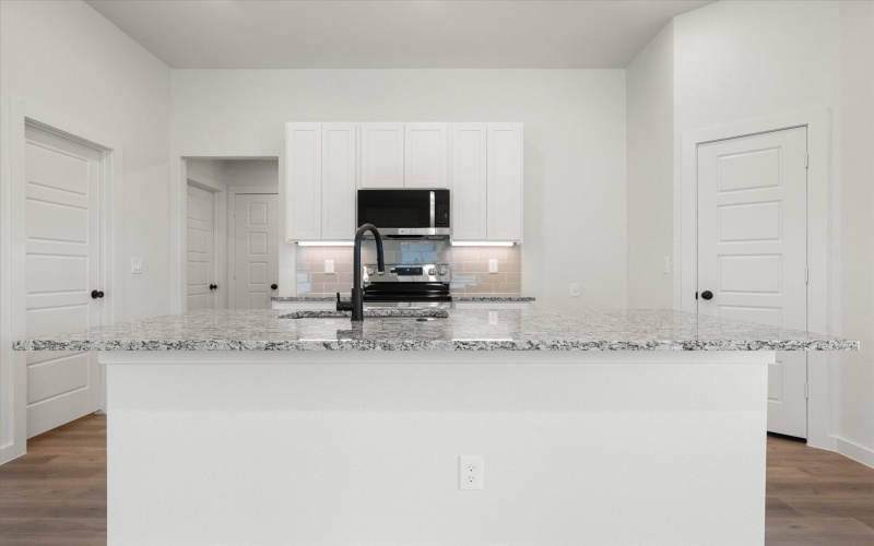 7011 14th Street, Lubbock, TX 79416, 4 Bedrooms Bedrooms, ,2 BathroomsBathrooms,Residential,For Sale,7011 14th Street,0,202560082