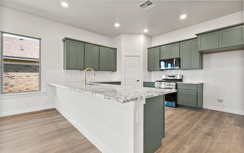 7009 14th Street, Lubbock, TX 79416, 3 Bedrooms Bedrooms, ,2 BathroomsBathrooms,Residential,For Sale,7009 14th Street,0,202560083