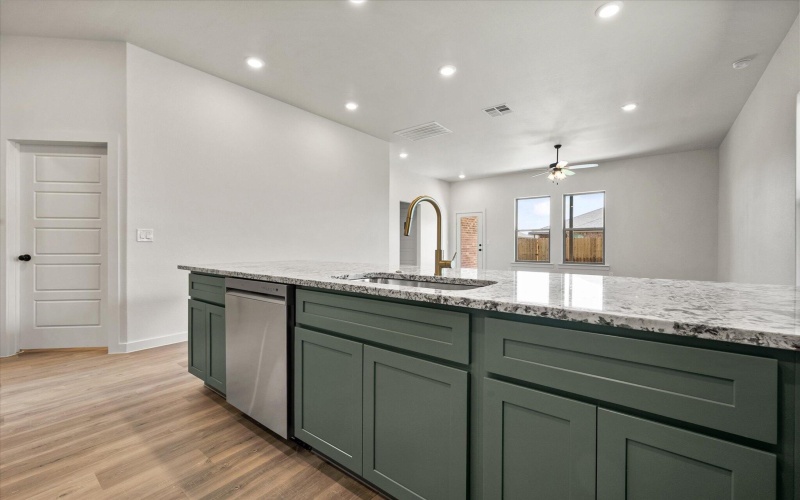 7009 14th Street, Lubbock, TX 79416, 3 Bedrooms Bedrooms, ,2 BathroomsBathrooms,Residential,For Sale,7009 14th Street,0,202560083