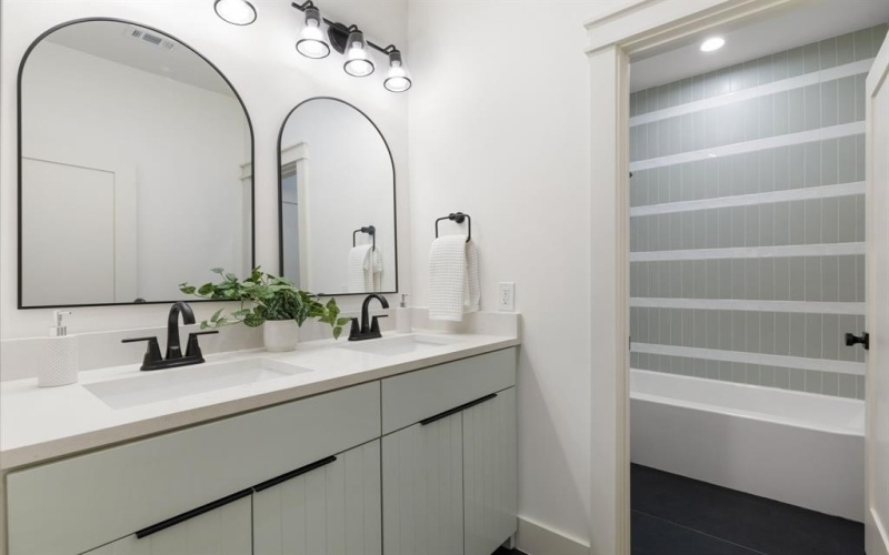 5711 Belmont Avenue, Dallas, TX 75206, 4 Habitaciones Habitaciones , ,3 BañosBaños,Residential,En Venta,5711 Belmont Avenue,0,21016800