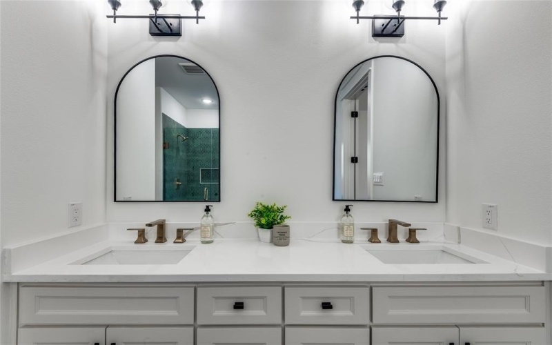 99 Kay Lane, Westworth Village, TX 76114, 5 Bedrooms Bedrooms, ,5 BathroomsBathrooms,Residential,For Sale,99 Kay Lane,0,21046358