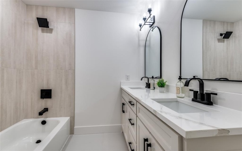 99 Kay Lane, Westworth Village, TX 76114, 5 Bedrooms Bedrooms, ,5 BathroomsBathrooms,Residential,For Sale,99 Kay Lane,0,21046358