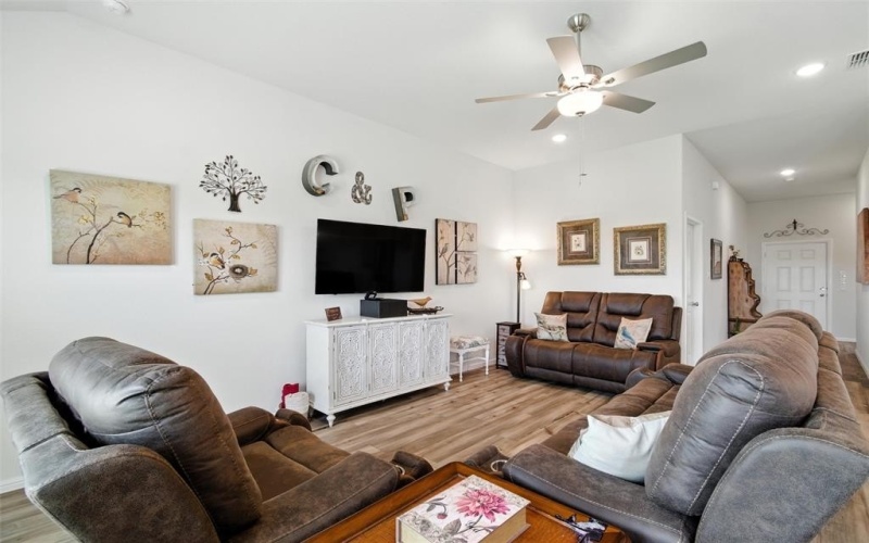 1936 Huisache Street, Royse City, TX 75189, 3 Bedrooms Bedrooms, ,2 BathroomsBathrooms,Residential,For Sale,1936 Huisache Street,0,21049391