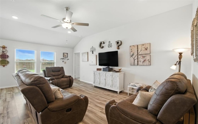 1936 Huisache Street, Royse City, TX 75189, 3 Bedrooms Bedrooms, ,2 BathroomsBathrooms,Residential,For Sale,1936 Huisache Street,0,21049391