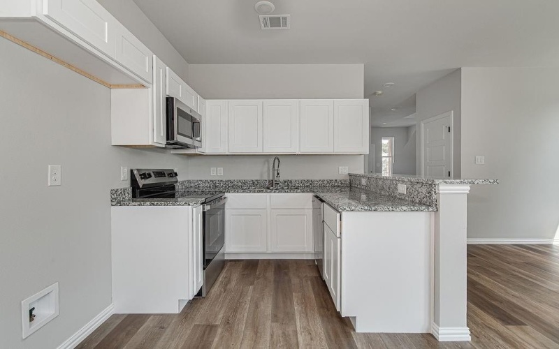 303 Eastland Street, Cleburne, TX 76031, 6 Bedrooms Bedrooms, ,5 BathroomsBathrooms,Residential Multi Family,For Sale,303 Eastland Street,0,21052239