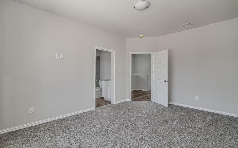 303 Eastland Street, Cleburne, TX 76031, 6 Bedrooms Bedrooms, ,5 BathroomsBathrooms,Residential Multi Family,For Sale,303 Eastland Street,0,21052239