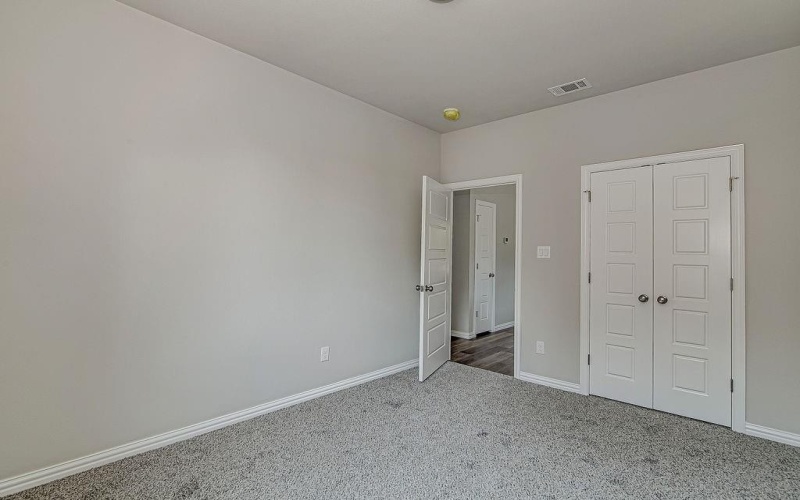 303 Eastland Street, Cleburne, TX 76031, 6 Bedrooms Bedrooms, ,5 BathroomsBathrooms,Residential Multi Family,For Sale,303 Eastland Street,0,21052239