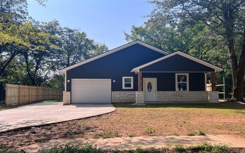 373 5th Street NW, Paris, TX 75460, 3 Habitaciones Habitaciones , ,2 BañosBaños,Residential,En Venta,373 5th Street NW,0,21051720