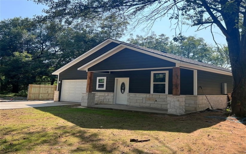 373 5th Street NW, Paris, TX 75460, 3 Habitaciones Habitaciones , ,2 BañosBaños,Residential,En Venta,373 5th Street NW,0,21051720
