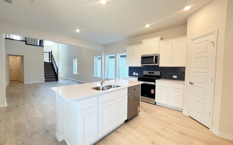 10421 Deposit Drive, Aubrey, TX 76227, 4 Bedrooms Bedrooms, ,2 BathroomsBathrooms,Residential,For Sale,10421 Deposit Drive,0,21051970
