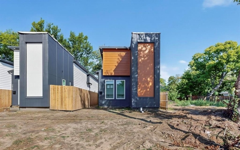 2415 Hooper Street, Dallas, TX 75215, 2 Bedrooms Bedrooms, ,2 BathroomsBathrooms,Residential,For Sale,2415 Hooper Street,0,21052681