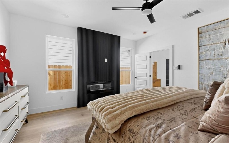 2415 Hooper Street, Dallas, TX 75215, 2 Bedrooms Bedrooms, ,2 BathroomsBathrooms,Residential,For Sale,2415 Hooper Street,0,21052681