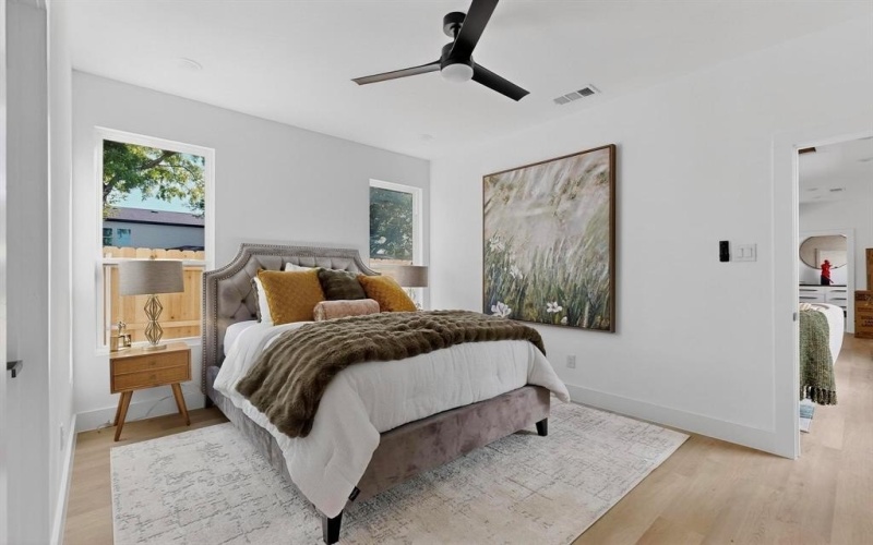 2415 Hooper Street, Dallas, TX 75215, 2 Bedrooms Bedrooms, ,2 BathroomsBathrooms,Residential,For Sale,2415 Hooper Street,0,21052681