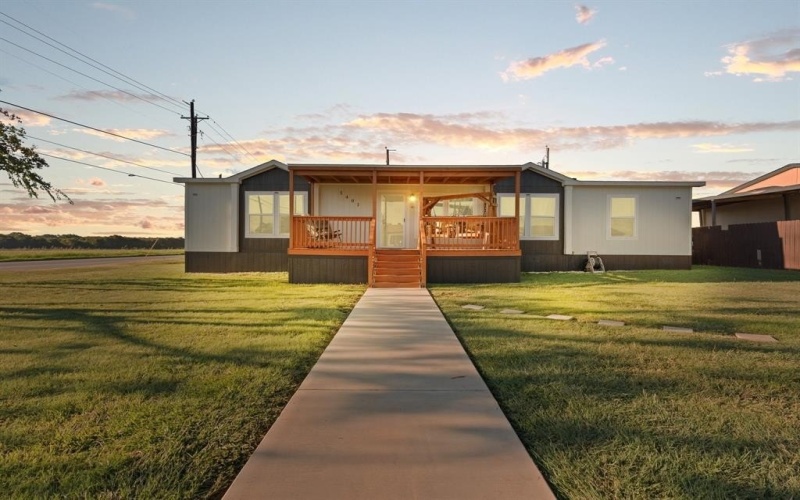 1401 Old Bridge Road, Cleburne, TX 76033, 3 Habitaciones Habitaciones , ,3 BañosBaños,Residential,En Venta,1401 Old Bridge Road,0,21052728