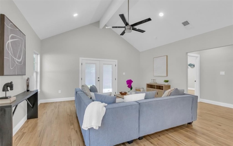 202 S Oak Cliff Boulevard, Dallas, TX 75208, 3 Habitaciones Habitaciones , ,2 BañosBaños,Residential,En Venta,202 S Oak Cliff Boulevard,0,21045201