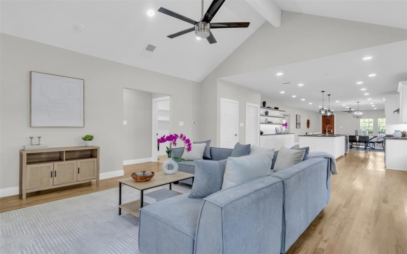 202 S Oak Cliff Boulevard, Dallas, TX 75208, 3 Habitaciones Habitaciones , ,2 BañosBaños,Residential,En Venta,202 S Oak Cliff Boulevard,0,21045201