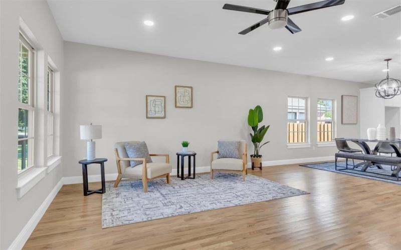 202 S Oak Cliff Boulevard, Dallas, TX 75208, 3 Habitaciones Habitaciones , ,2 BañosBaños,Residential,En Venta,202 S Oak Cliff Boulevard,0,21045201