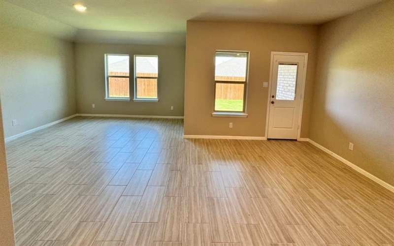 560 CRESTRIDGE Drive N, Cleburne, TX 76033, 3 Habitaciones Habitaciones , ,2 BañosBaños,Residential,En Venta,560 CRESTRIDGE Drive N,0,21051975