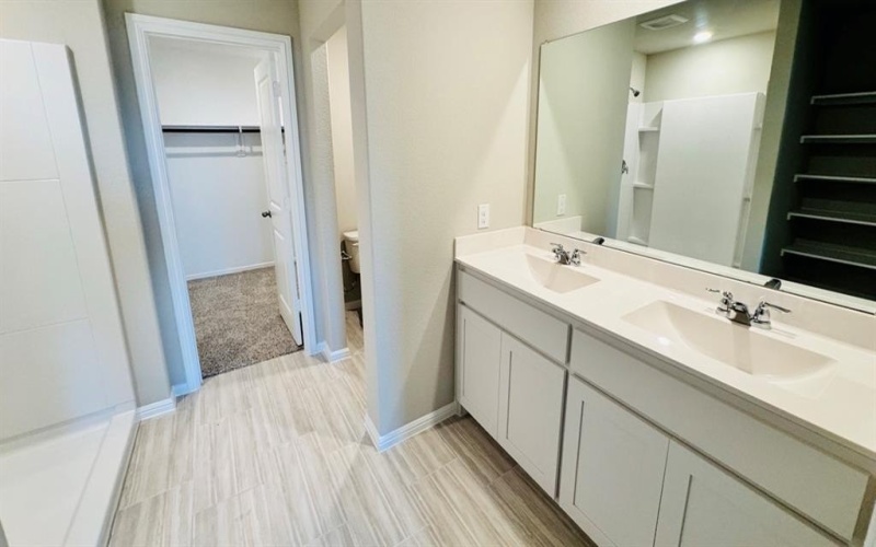 560 CRESTRIDGE Drive N, Cleburne, TX 76033, 3 Habitaciones Habitaciones , ,2 BañosBaños,Residential,En Venta,560 CRESTRIDGE Drive N,0,21051975