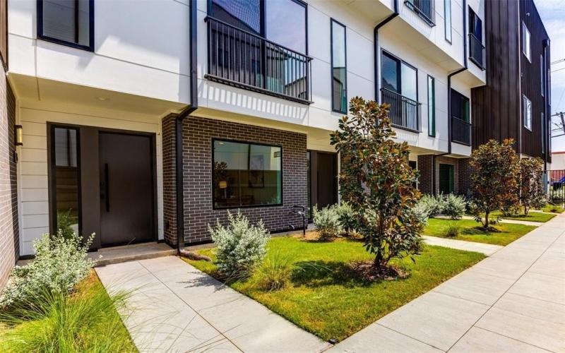 4517 Munger Avenue #101, Dallas, TX 75204, 2 Habitaciones Habitaciones , ,2 BañosBaños,Residential,En Venta,4517 Munger Avenue,0,21052942