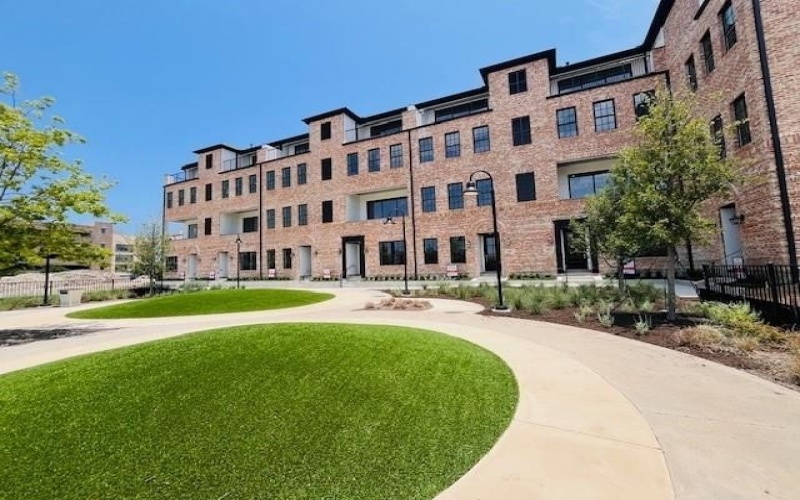 6011 Laurel Lane, Addison, TX 75001, 4 Bedrooms Bedrooms, ,5 BathroomsBathrooms,Residential,For Sale,6011 Laurel Lane,0,21053069