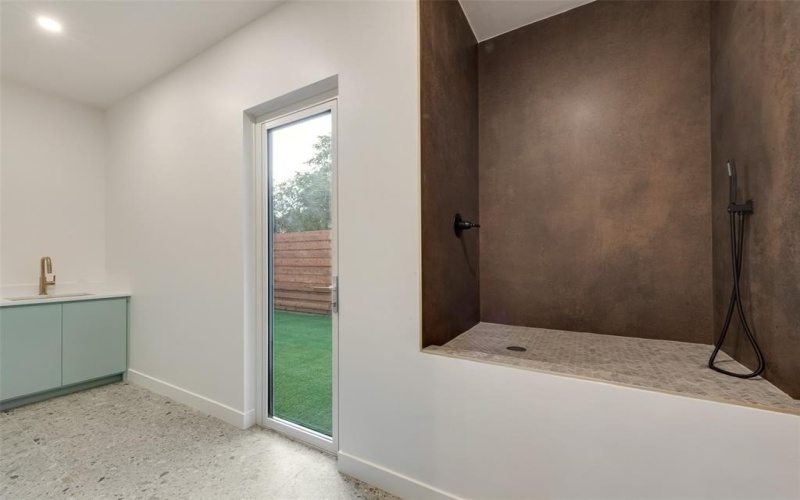 3821 Beechwood Lane, Dallas, TX 75220, 5 Habitaciones Habitaciones , ,6 BañosBaños,Residential,En Venta,3821 Beechwood Lane,0,21053112