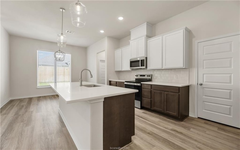 1931 Pinemont View Drive, Bryan, TX 77807, 3 Bedrooms Bedrooms, ,2 BathroomsBathrooms,Residential,For Sale,1931 Pinemont View Drive,0,25009001