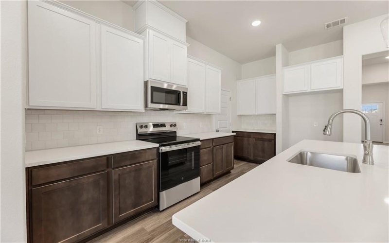 1931 Pinemont View Drive, Bryan, TX 77807, 3 Bedrooms Bedrooms, ,2 BathroomsBathrooms,Residential,For Sale,1931 Pinemont View Drive,0,25009001