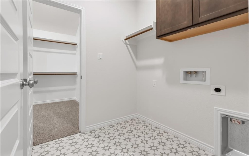 1931 Pinemont View Drive, Bryan, TX 77807, 3 Bedrooms Bedrooms, ,2 BathroomsBathrooms,Residential,For Sale,1931 Pinemont View Drive,0,25009001