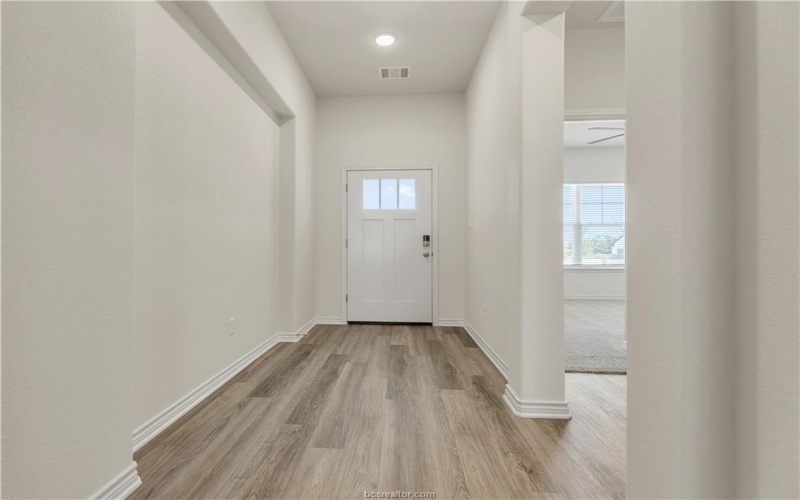 1931 Pinemont View Drive, Bryan, TX 77807, 3 Bedrooms Bedrooms, ,2 BathroomsBathrooms,Residential,For Sale,1931 Pinemont View Drive,0,25009001