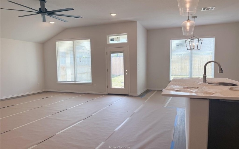 1931 Pinemont View Drive, Bryan, TX 77807, 3 Habitaciones Habitaciones , ,2 BañosBaños,Residential,En Venta,1931 Pinemont View Drive,0,25009001